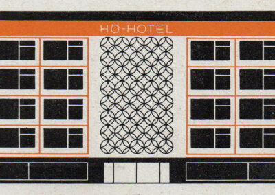 La façade de l'HO-Hotel, l'hôtel du commerce d'État — Mathematik 1, RDA, 1972