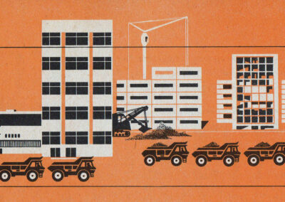 Chantier de préfabriqué : grue, camions-bennes et panneaux de béton — Mathematik 1, RDA, 1972